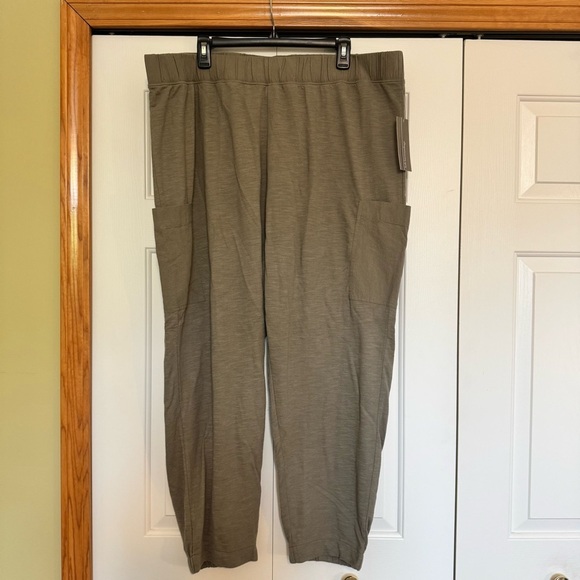 Soft Surroundings Lanai Lounge Pants Joggers Bay Leaf Green Patch Cargo Pockets - Picture 2 of 10